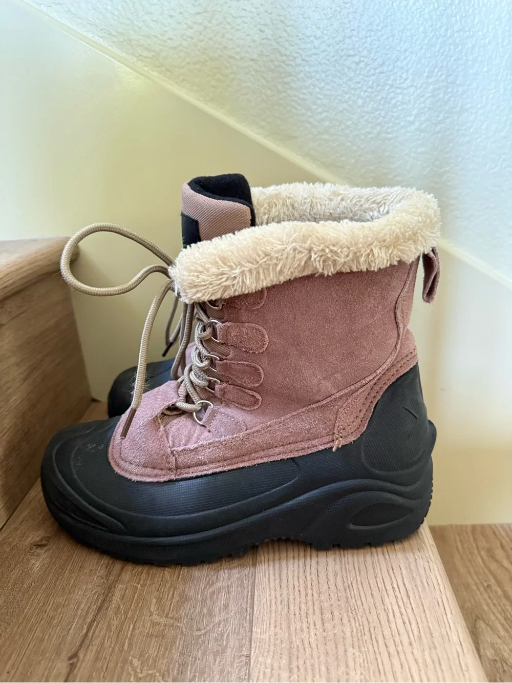 Itasca Women’s Leather Thinsulate Winter Snow Boots Rose Suede Upper Size 8